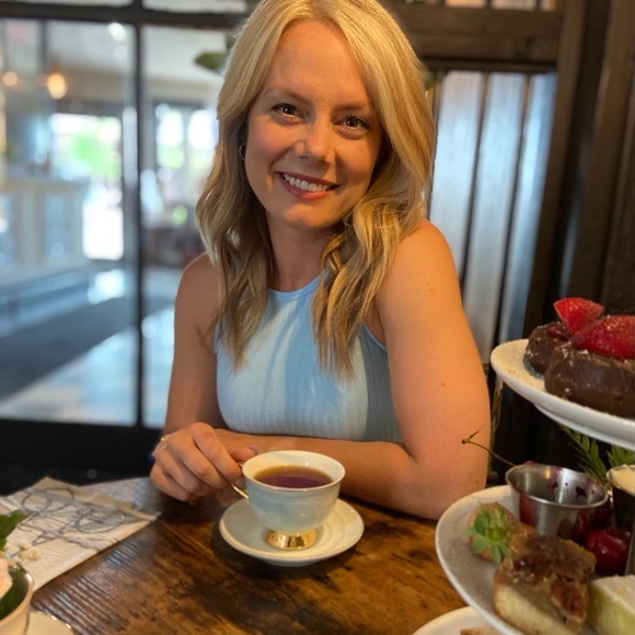 Meet your Posher, Katherine - Picture 1 of 1